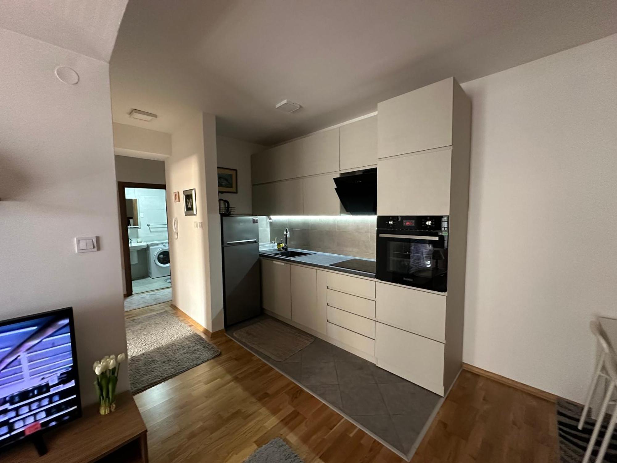 Ira'S 2 Bedroom Central Place With Private Parking Skopje Ngoại thất bức ảnh